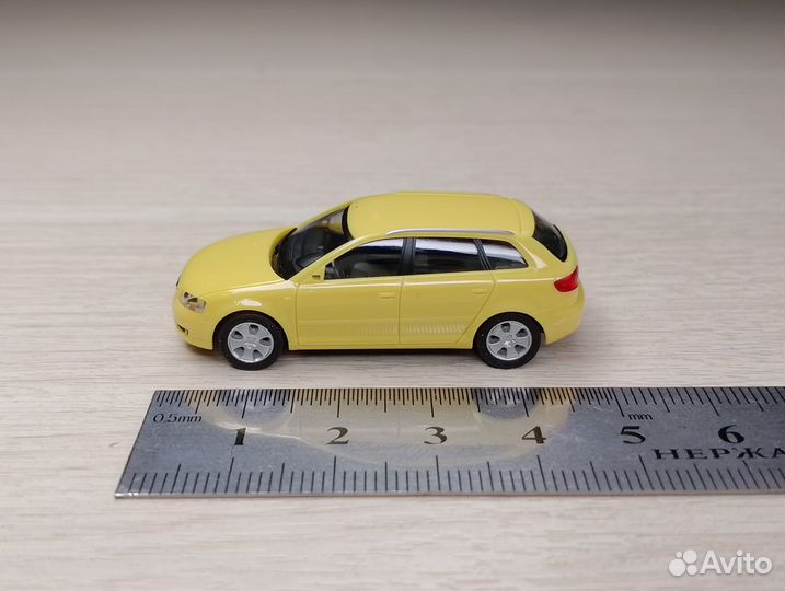 A27) Audi A3 Typ 8P (2005-2010) желтая