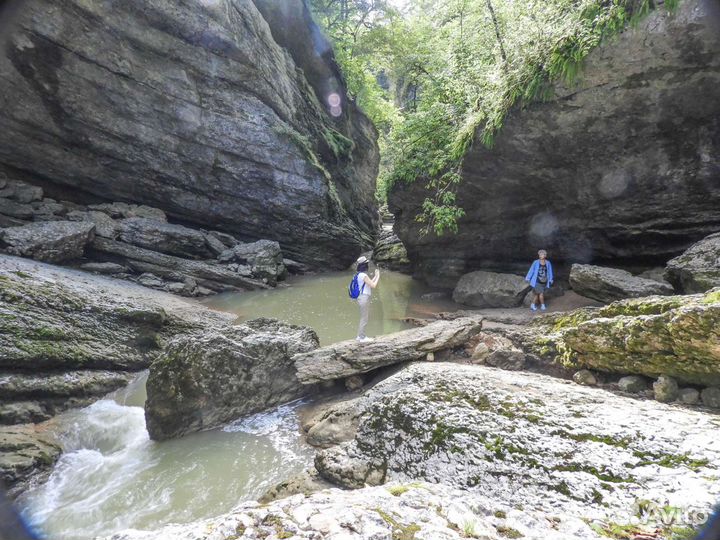 Экскурсии в Гуамское ущелье, Мезмай