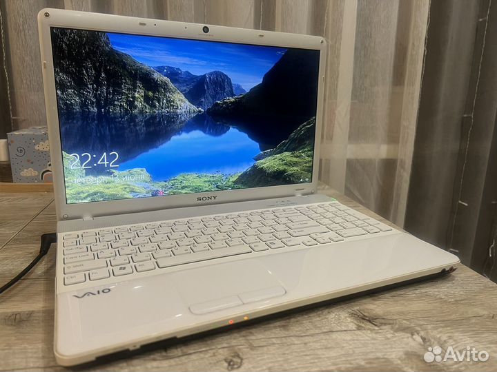 Ноутбук sony vaio vpceb4E1R