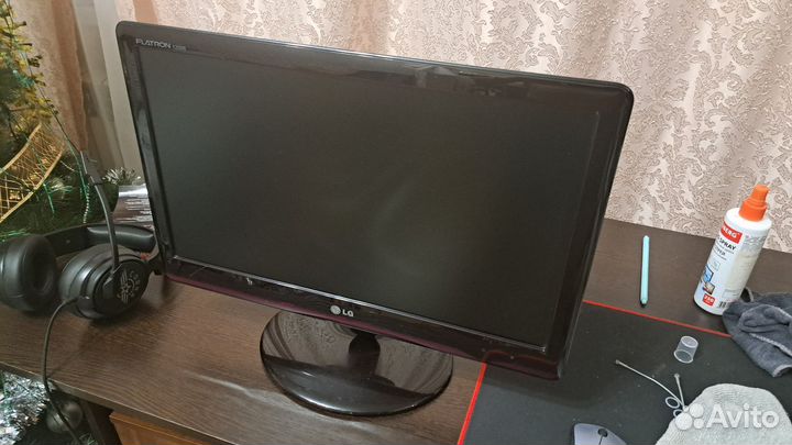 Монитор LG 20