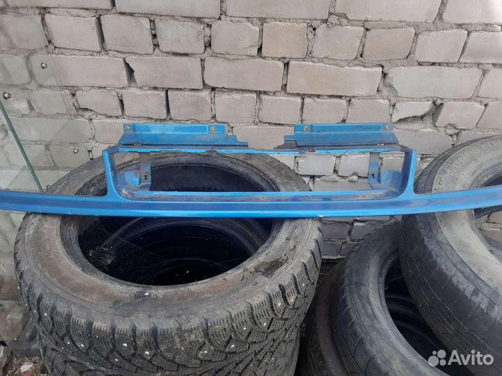 Решетка радиатора Hyundai Lantra J1