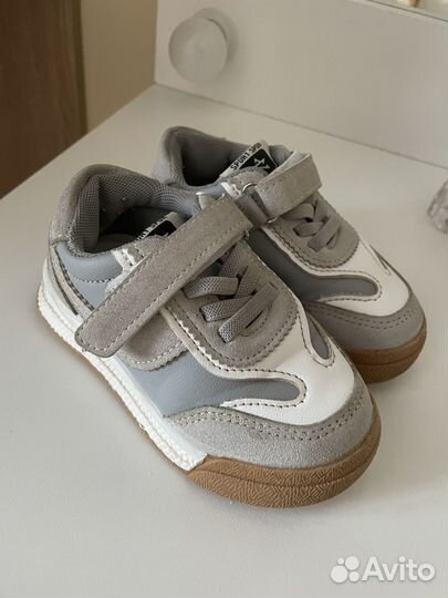 Кроссовки детские 23 размер