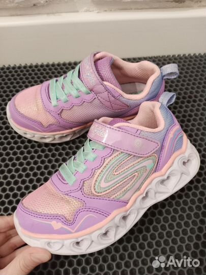 Кроссовки Skechers 29(18, 5)состояние отличное