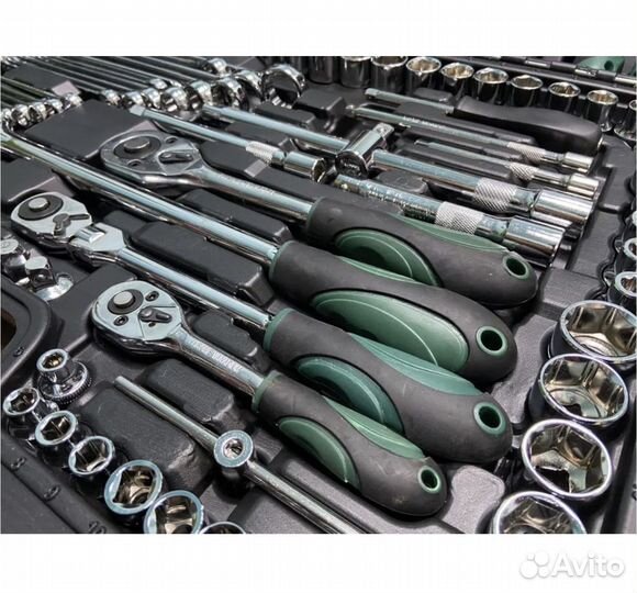 Набор инструментов с ключами 150 Vip