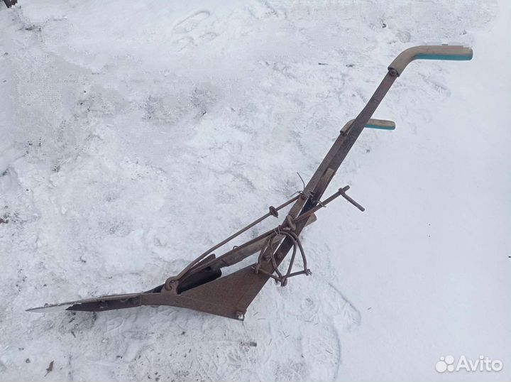 Соха под лошадь и соха ручная. Плуг