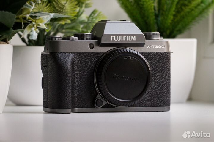 Fujifilm X-T200