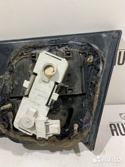 Фонарь задний левый Nissan Primera P10