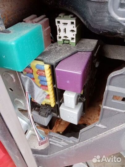 Блок предохранителей Chevrolet Aveo T200 2006