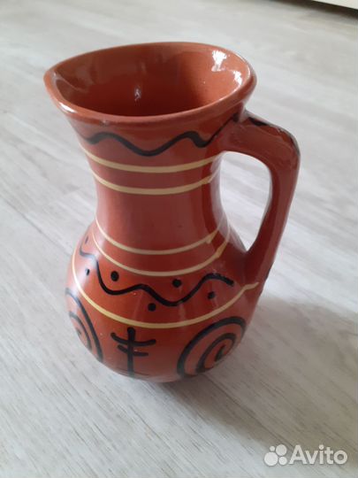 Глиняный кувшин