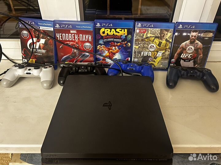 Sony PS4 slim