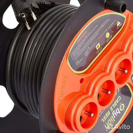 Удлинитель на катушке разных типов