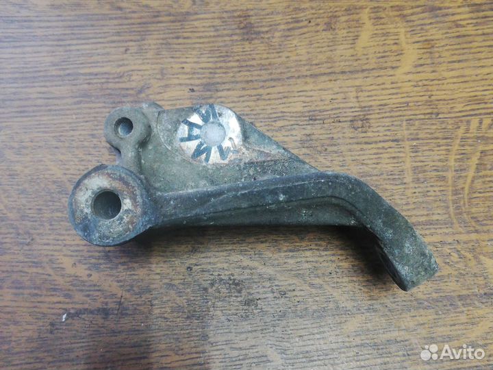 Кронштейн кпп Митсубиси Паджеро Мини 2