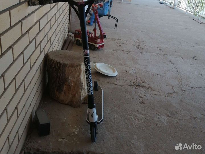 Трюковой самокат tech team