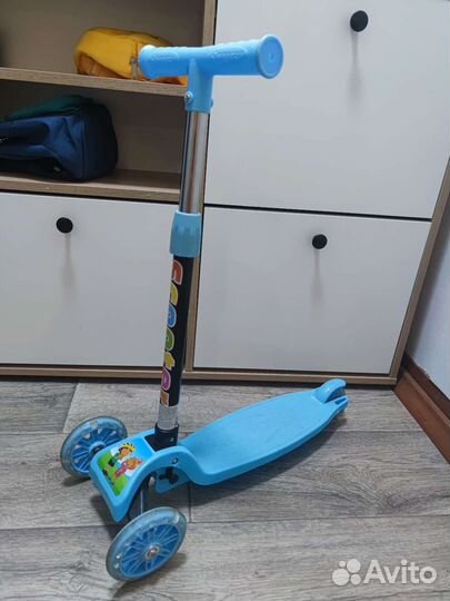 Самокат детский трехколесный