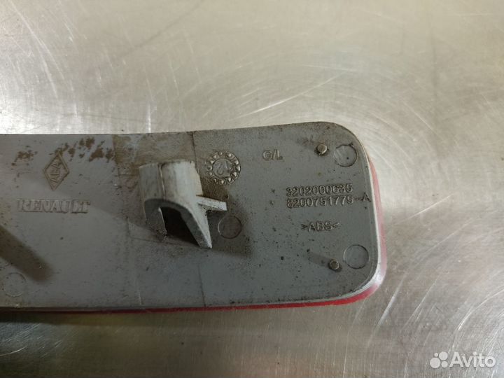 Отражатель катафот Renault Logan 2005 2014