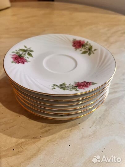 Набор столовой посуды на 6 персон