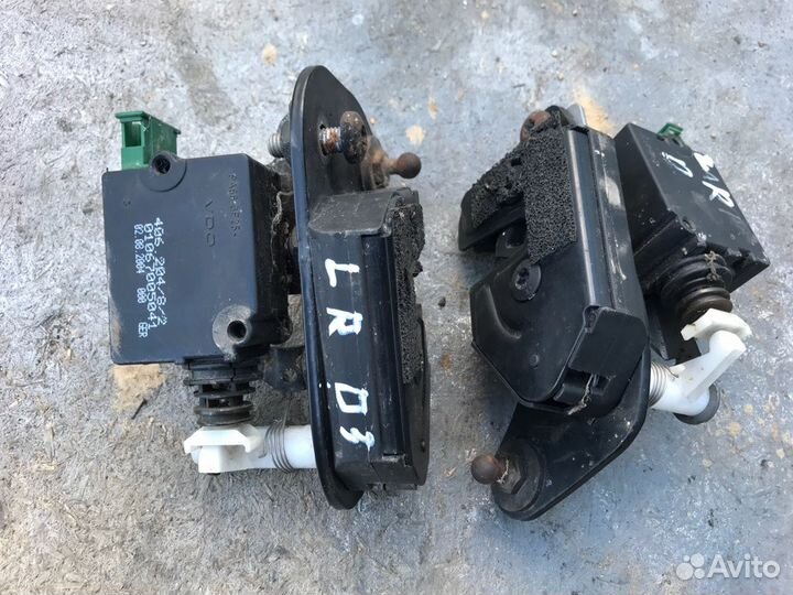 Замки откидного борта боковые Discovery 3