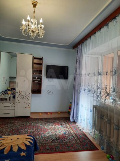 2-к. квартира, 60 м², 1/10 эт.