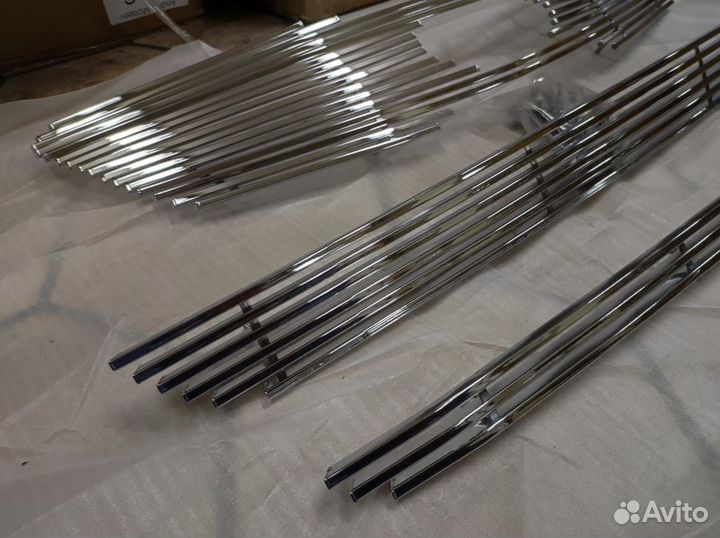 Накладки на решетки и бампер Kia Sorento 2009-2012