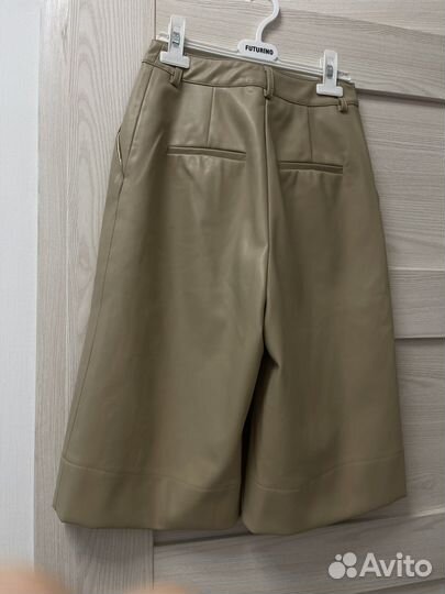 Шорты из эко кожи и рубашка из эко кожи zara