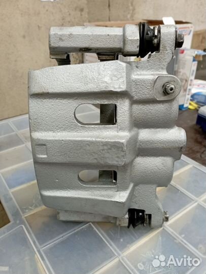 Суппорт тормозной передний правый