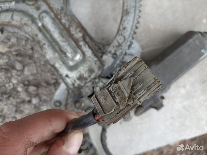 Стеклоподъемник передний левый Honda accord 4