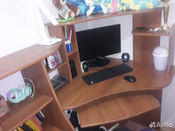 Компьютерный стол IKEA