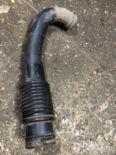 Патрубок воздушного фильтра Ford Focus 2