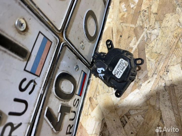 Сервопривод заслонок печки Ford Focus 2 седан 1.8