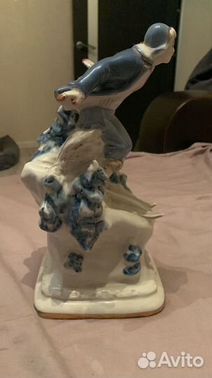 Статуэтка пионер лыжник