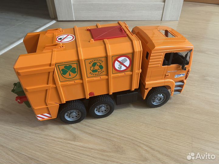 Машина bruder мусоровоз