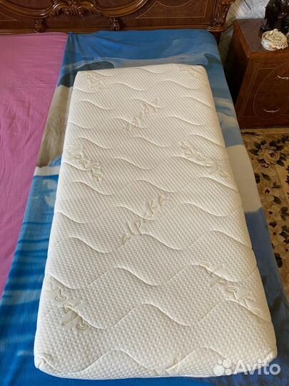 Продам детская кроватка (манеж) с матрасиком