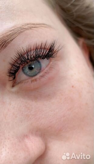 В помещение