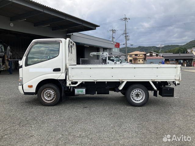 Бортовой грузовик Toyota Dyna, 2016