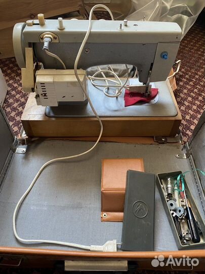 Швейная машина Подольск 142
