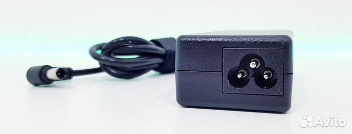 Блок питания 14V 3.5A (6.5x4.4) новый