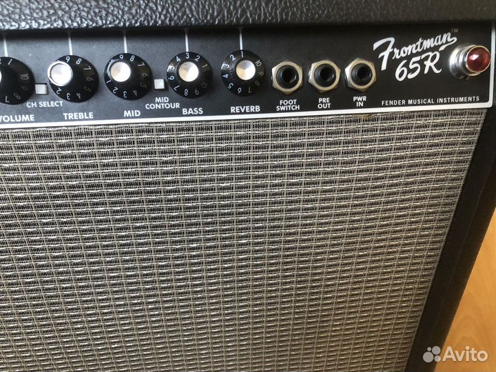 Гитарный комбоусилитель