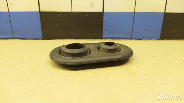 Уплотнитель (внутри) Land Cruiser (150) -Prado 200