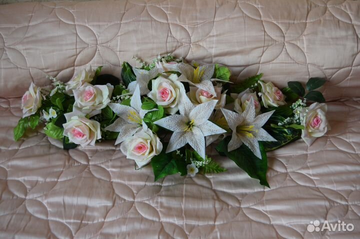 Свадебное украшение для машины цветы