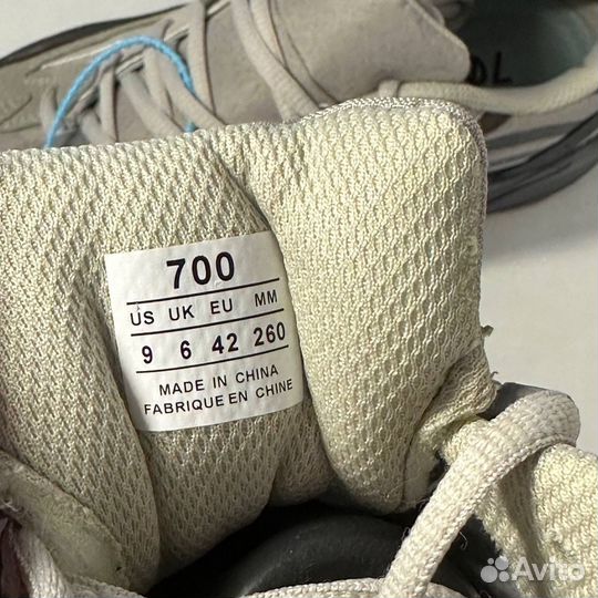 Кроссовки Yeezy 700 новые