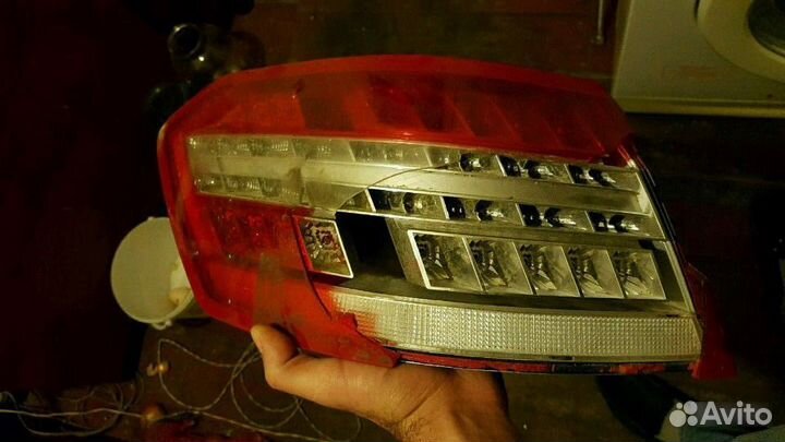 Левый правы битый фонарь мерседес 212 дорестайлинг