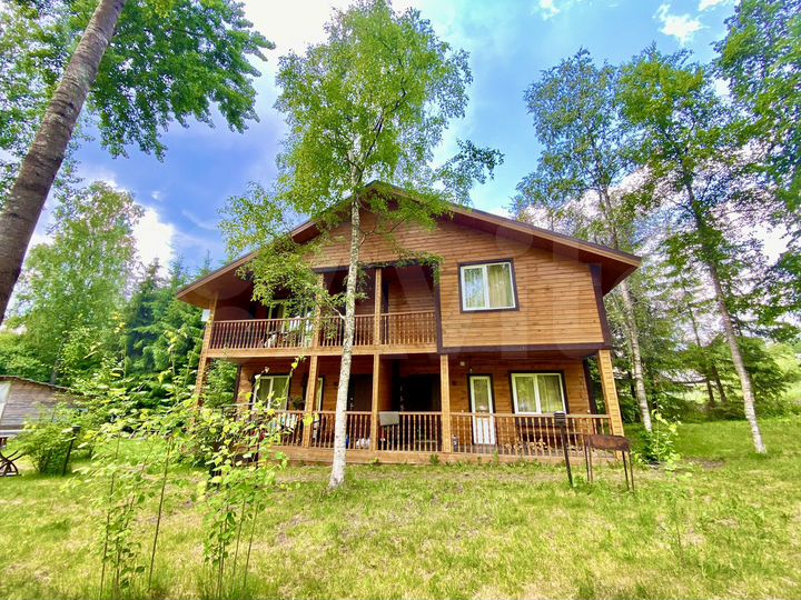 Коттедж 180 м² на участке 12,3 сот.