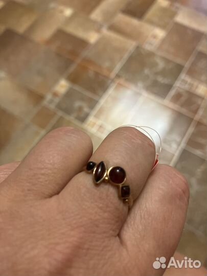 Серебро с янтарем с бирк:2 кольца 18,5,кулон;брошь