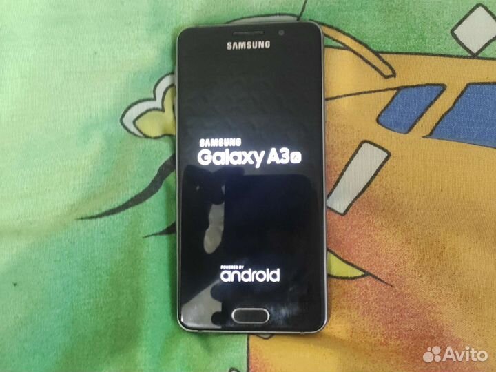 Телефон Samsung galaxy a3 2016