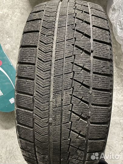 Bridgestone Blizzak VRX 235/50 R18 97Q