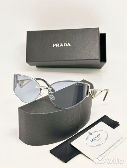 Солнцезащитные очки Prada