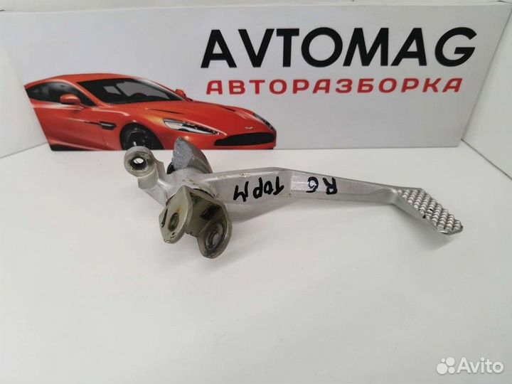 Лапка заднего тормоза