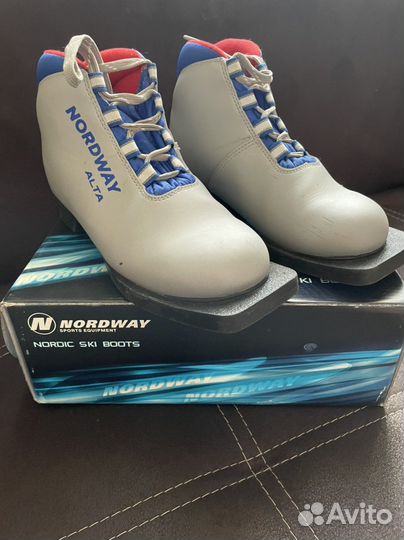 Лыжные ботинки