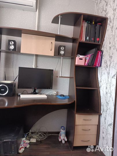 Стол компьютерный