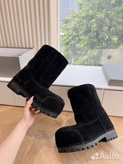 Лунаходы Balenciaga women's Alaska Fur Boot